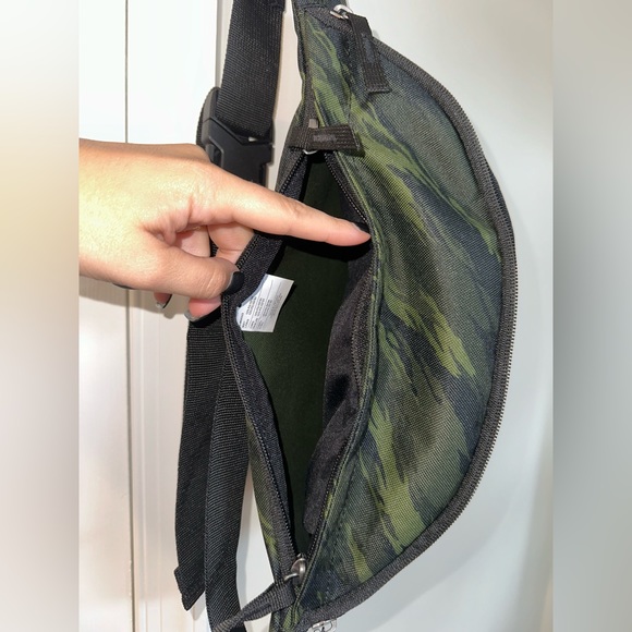 Nike Belt Bag - Picture 3 of 4